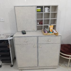 وسایل زیبایی سالن شیک و بروز همه نو هستنکامل هم میفروشم تکی هم میفروشم